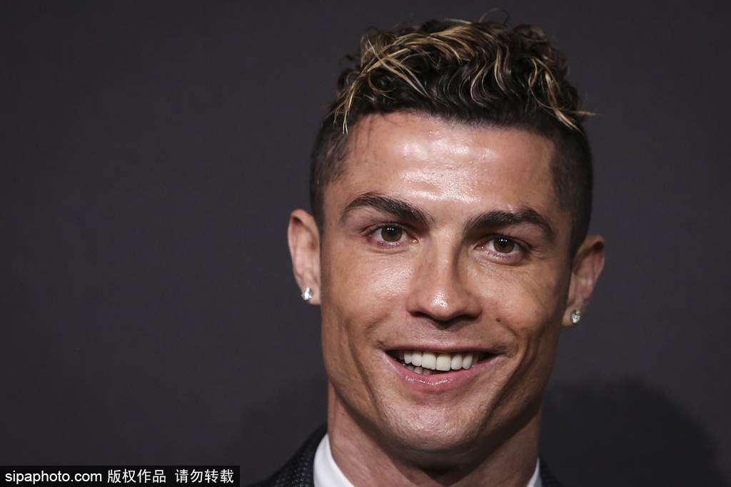 德甲最快10次帽子戏法排名：凯恩76场居首，盖德-穆勒161场（德甲10次帽子戏法达成速度榜：凯恩76场领跑，盖德-穆勒161场紧随其后）