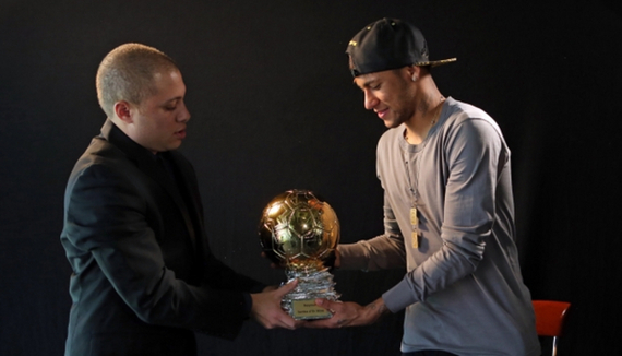 波兰11月世预赛大名单：莱万领衔，泽林斯基、皮扬特克在列（波兰11月世预赛名单出炉：莱万领衔，泽林斯基、皮扬特克入选）