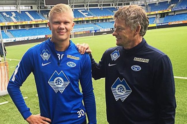 澳超战报：罗里双响，悉尼FC主场3-0轻取墨尔本胜利（澳超快讯：罗里梅开二度，悉尼FC主场3-0完胜墨尔本胜利）