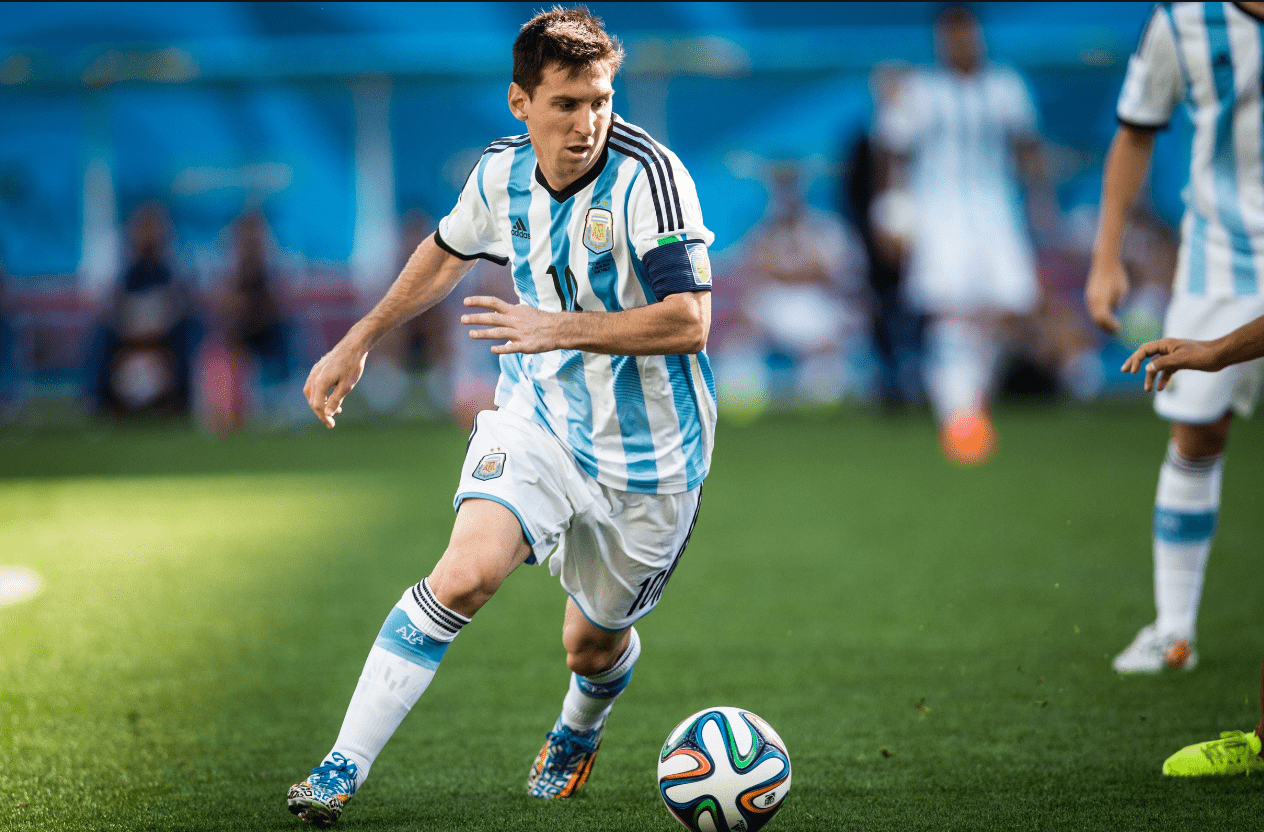 C罗成为格斗推广公司股东，并表示与后者具有相同的价值观（C罗入股格斗赛事推广公司，称双方价值观契合）