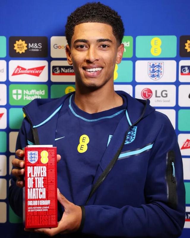 FIFA发布的世界杯赛程以美东时间计算，比北京时间慢12小时（FIFA世界杯赛程采用美东时间，较北京时间晚12小时）