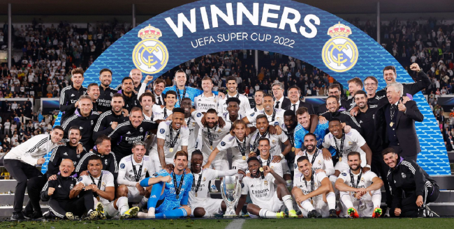 上海海港实现中超三连冠，为中国顶级联赛历史第三队（上海海港夺得中超三连冠，成中国顶级联赛史上第三队）