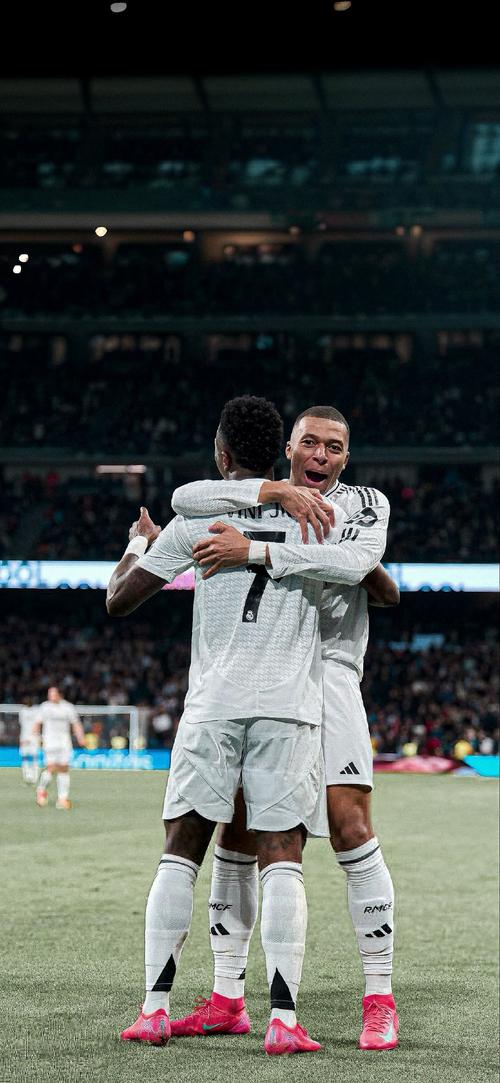 德天空：博埃可能离开拜仁，加拉塔萨雷依然在密切关注（德媒：博埃或将离开拜仁，加拉塔萨雷仍在密切关注）