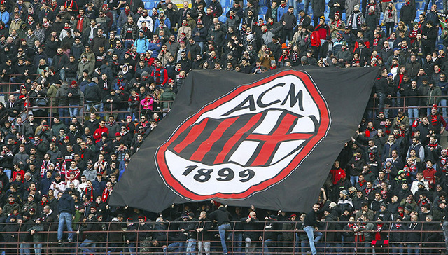 奥格斯堡0-0云达不莱梅，施密德错失良机（奥格斯堡与云达不莱梅0-0收场，施密德挥霍良机）